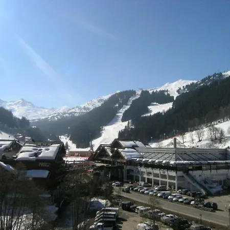 Confortable 4 Pers. Avec Balcon Sud, Proche Pistes Et Commodites, - Fr-1-180-10