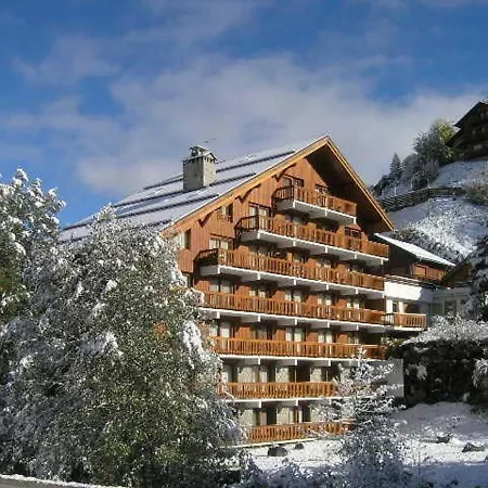 Confortable 4 Pers. Avec Balcon Sud, Proche Pistes Et Commodites, - Fr-1-180-10